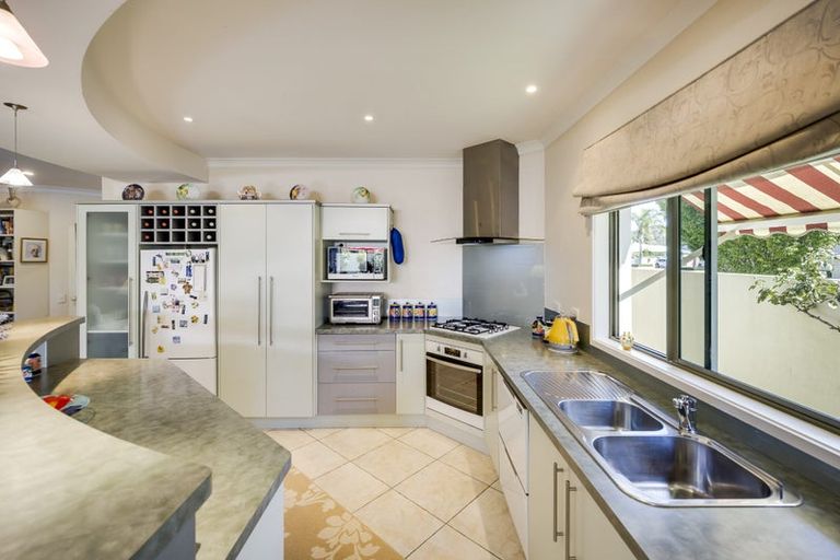 Photo of property in 86 Kensington Drive, Taradale, Napier, 4112