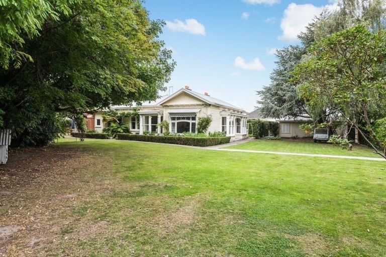 Photo of property in 27 Banks Avenue, Dallington, Christchurch, 8061