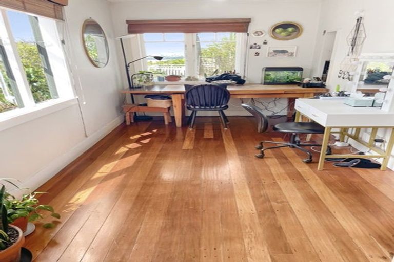 Photo of property in 23 Inkster Street, Birkenhead, Auckland, 0626