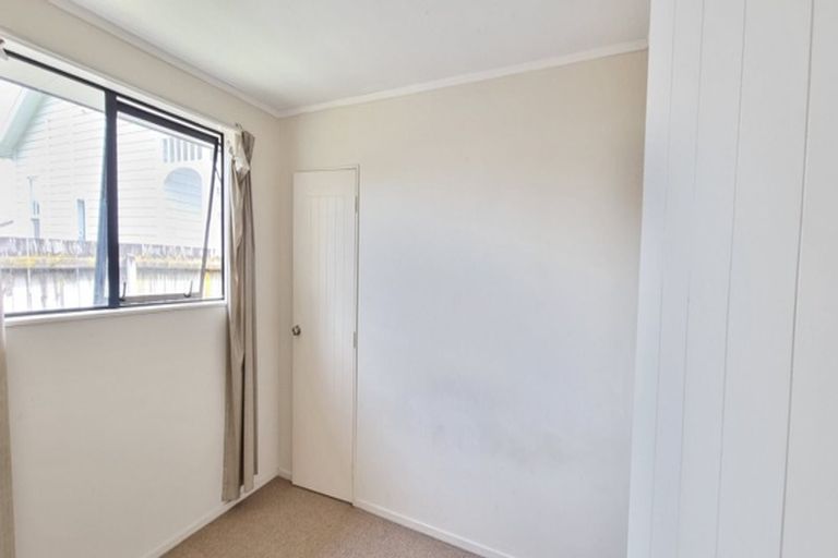 Photo of property in 13 Cleek Road, Mangere East, Auckland, 2024