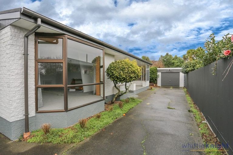 Photo of property in 2/5 Ashfield Place, Ilam, Christchurch, 8041