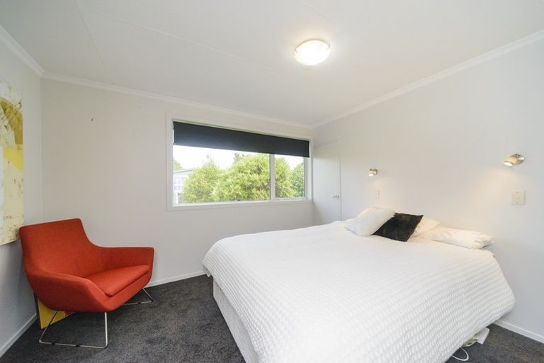 Photo of property in 4 Redwood Grove, Hokowhitu, Palmerston North, 4410