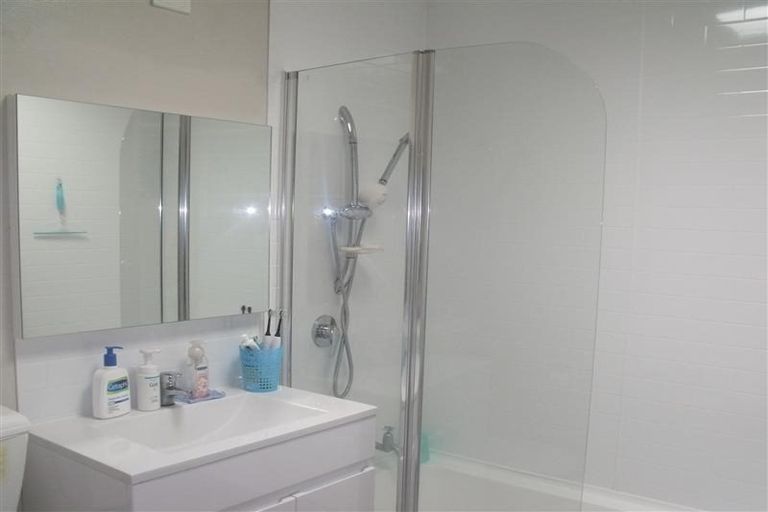 Photo of property in 2/24 Coventry Avenue, Tamatea, Napier, 4112