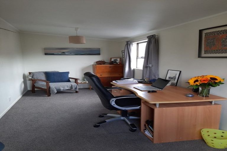 Photo of property in 21 Gledstane Road, Stanmore Bay, Whangaparaoa, 0932