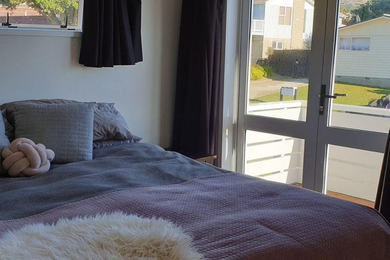 Photo of property in 3 Quinn Grove, Ranui, Porirua, 5024