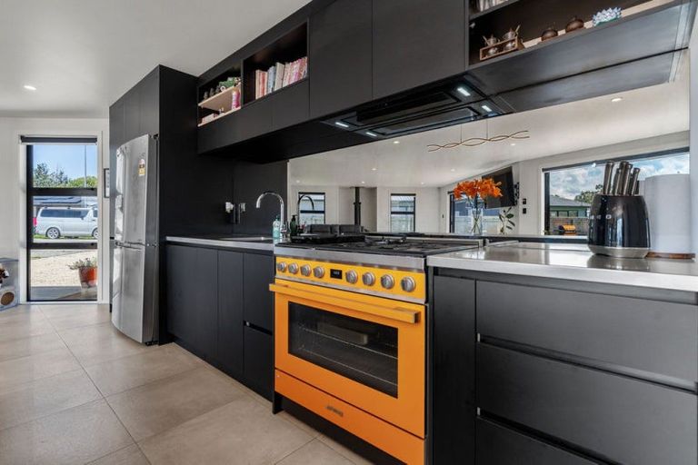 Photo of property in 15d Madison Street, Carterton, 5713