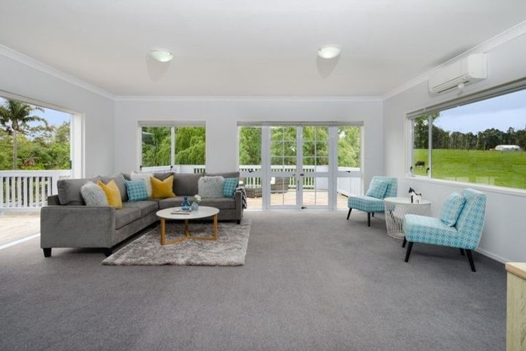 Photo of property in 59 Moontide Road, Kumeu, 0892
