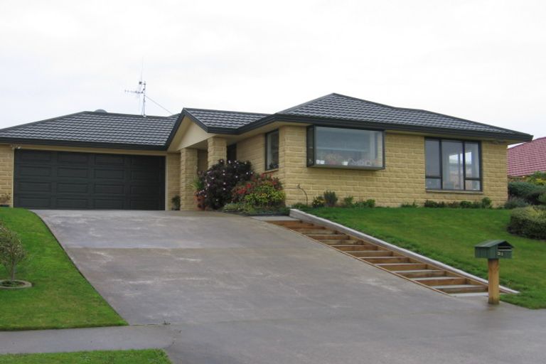 Photo of property in 38 Logan Way, Kelvin Grove, Palmerston North, 4414