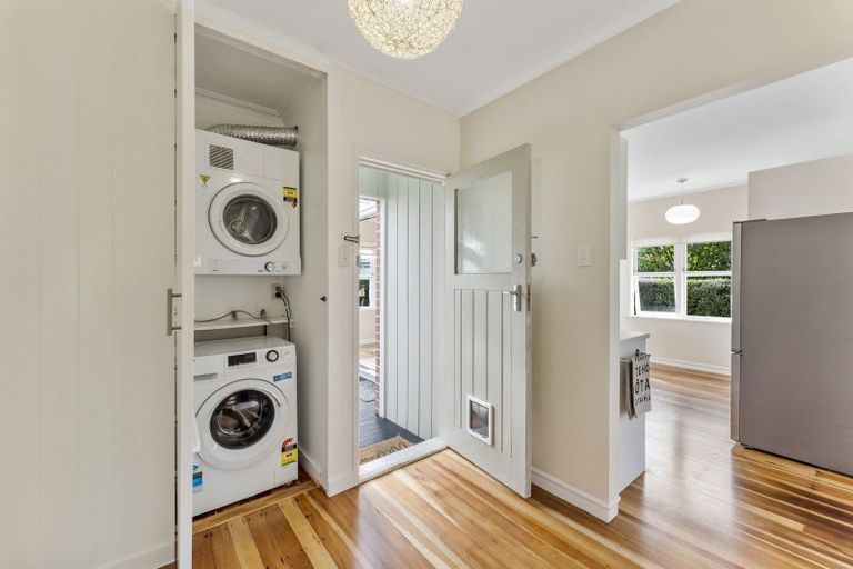 Photo of property in 26 Walton Avenue, Waikanae, 5036