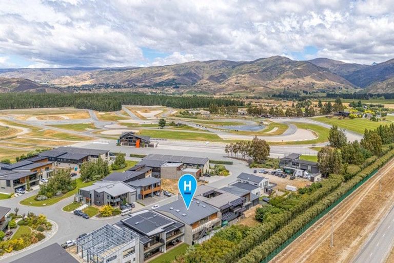 Photo of property in 16 Silverstone Drive, Cromwell, 9384