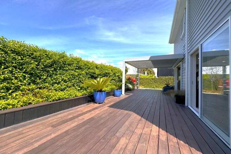 Photo of property in 17a Lake Pupuke Drive, Takapuna, Auckland, 0622