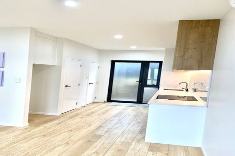 Photo of property in 8/6 Kereru Street, Henderson, Auckland, 0612