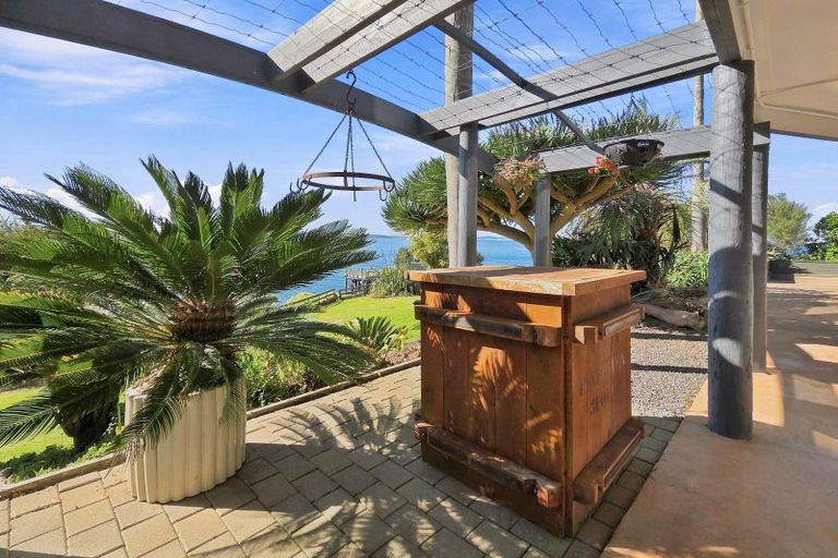 Photo of property in Signal Stn Road, Pouto, Te Kopuru, 0391