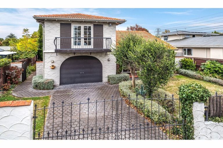 Photo of property in 405 Avonhead Road, Avonhead, Christchurch, 8042