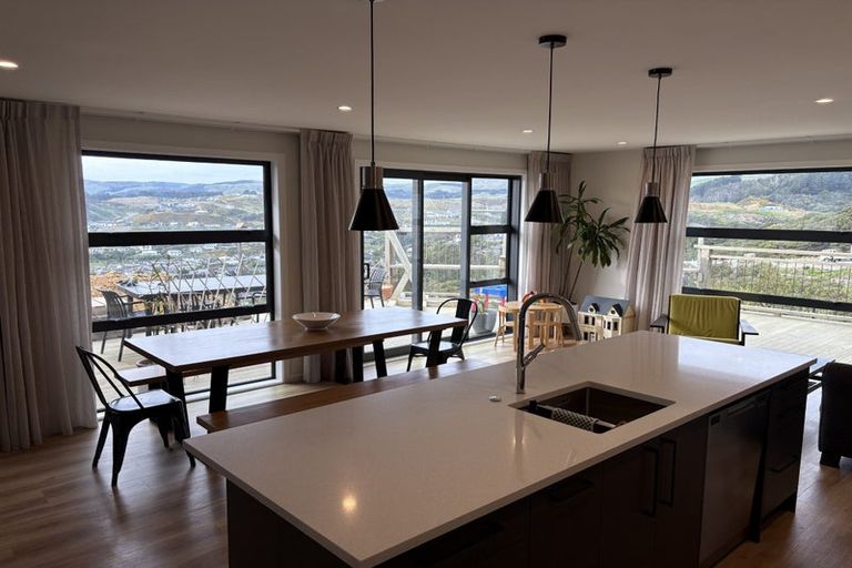 Photo of property in 14 Topsail Way, Whitby, Porirua, 5024