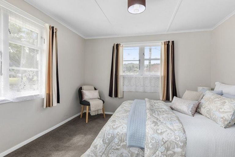 Photo of property in 308 George Street, Stokes Valley, Lower Hutt, 5019