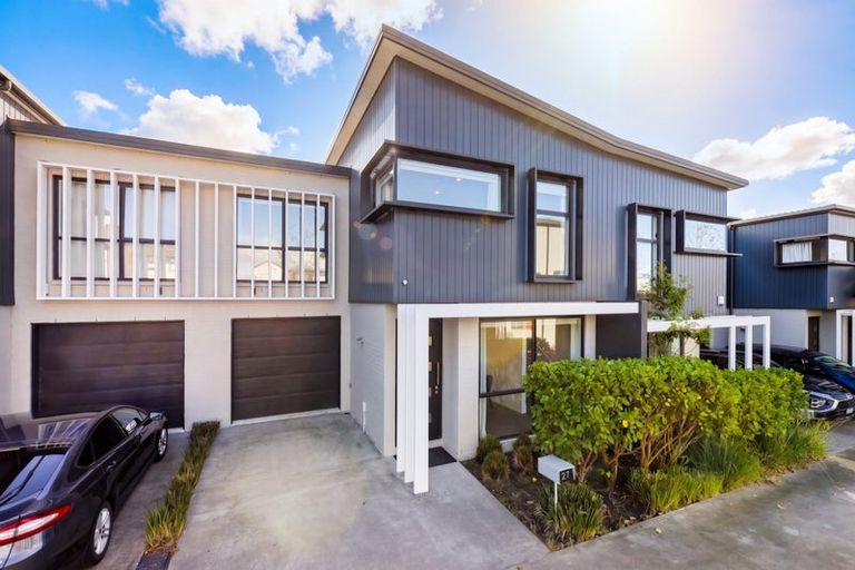 Photo of property in 27 Carder Court, Hobsonville, Auckland, 0618