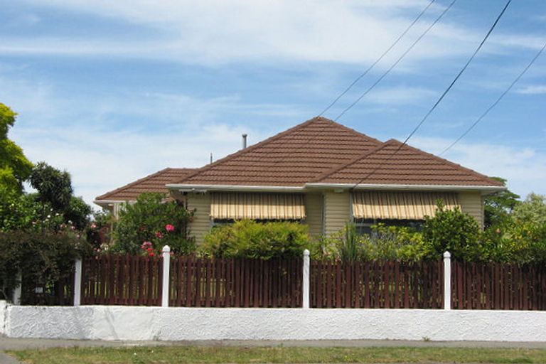 Photo of property in 14 Colac Street, Avondale, Christchurch, 8061