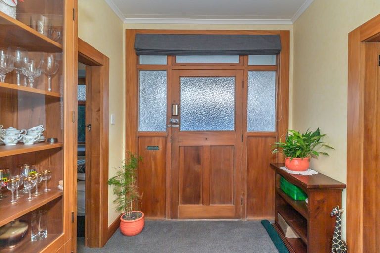 Photo of property in 2 Weraroa Road, Levin, 5510
