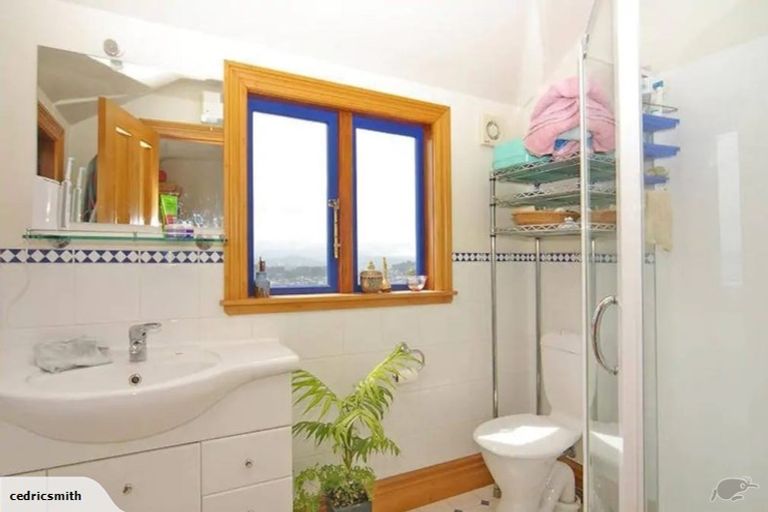 Photo of property in 14 Dorking Road, Brooklyn, Wellington, 6021