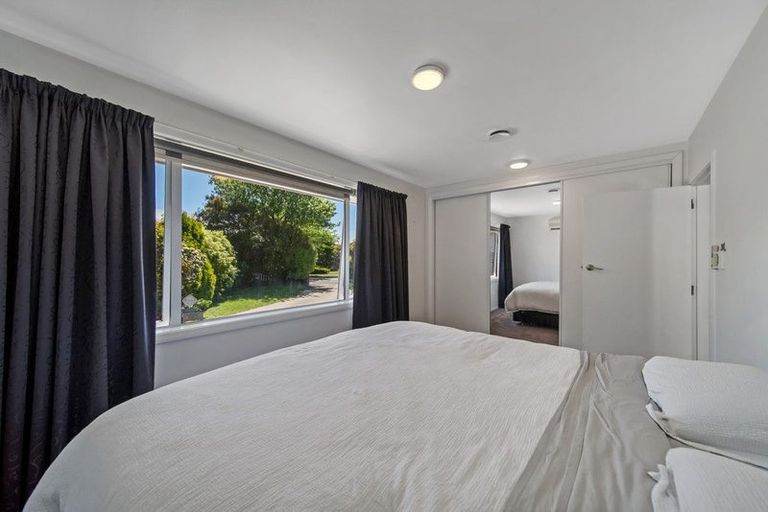 Photo of property in 21 Kent Lodge Avenue, Avonhead, Christchurch, 8042