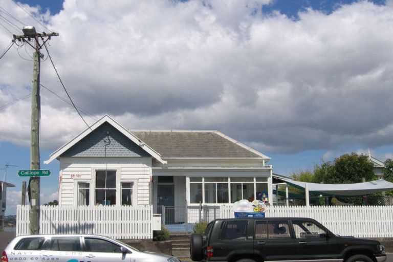 Photo of property in 61 Calliope Road, Stanley Point, Auckland, 0624