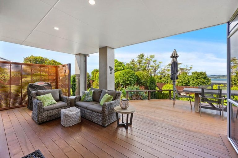 Photo of property in 3 Pounamu Place, Shelly Park, Auckland, 2014