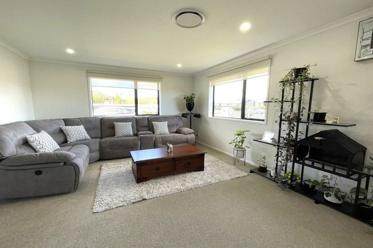 Photo of property in 26 Honeyfield Drive, Whalers Gate, New Plymouth, 4310