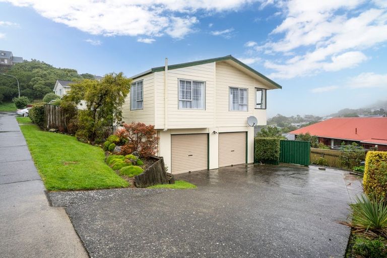 Photo of property in 4 Tralee Place, Johnsonville, Wellington, 6037