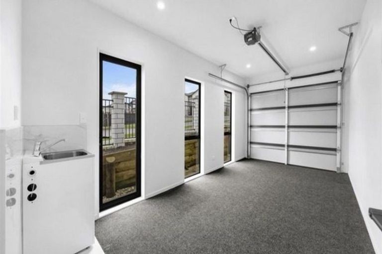 Photo of property in 57 Drumbuoy Drive, Flat Bush, Auckland, 2019