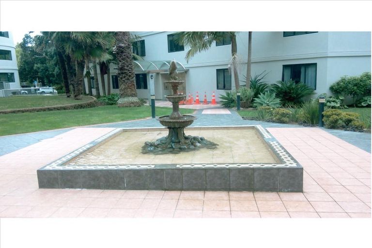 Photo of property in 175h Hurstmere Road, Takapuna, Auckland, 0622