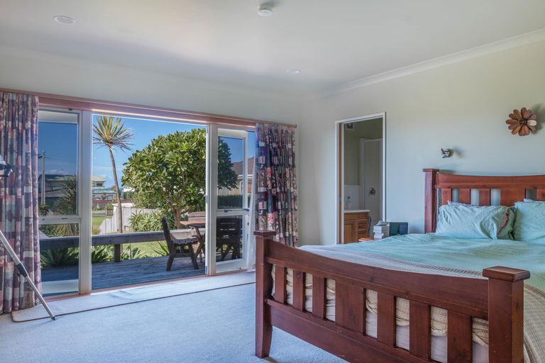 Photo of property in 21 Dillon Street, Waihi Beach, 3611