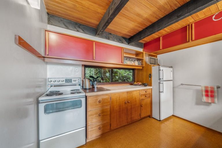 Photo of property in 99 Elmslie Road, Pinehaven, Upper Hutt, 5019