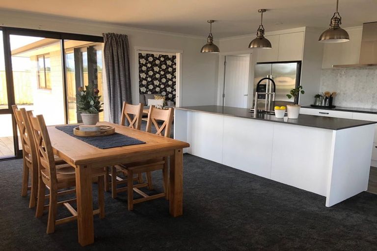 Photo of property in 26 Omahuru Road, Glenbrook, 2681