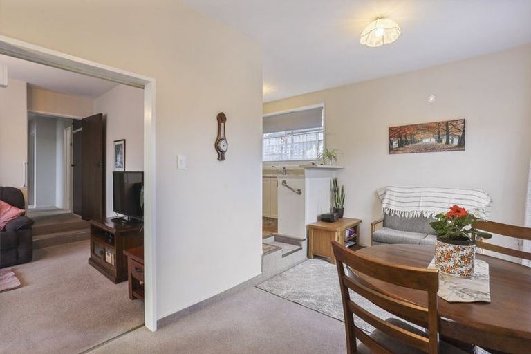 Photo of property in 2/32 Lake Terrace Road, Burwood, Christchurch, 8083