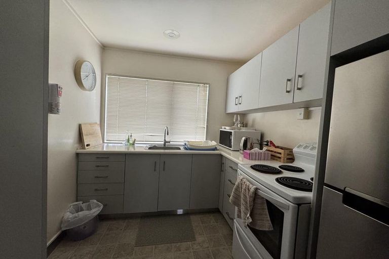 Photo of property in 2/66 Queens Grove, Hutt Central, Lower Hutt, 5010