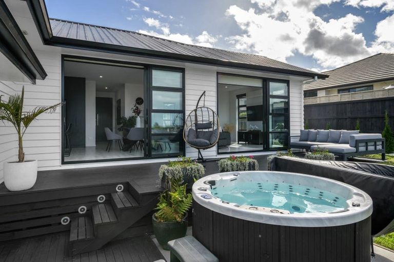 Photo of property in 25 Kapua Crescent, Rototuna North, Hamilton, 3210