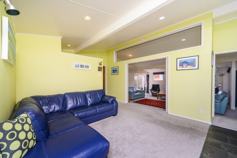 Photo of property in 6 Dunk Place, Milson, Palmerston North, 4414