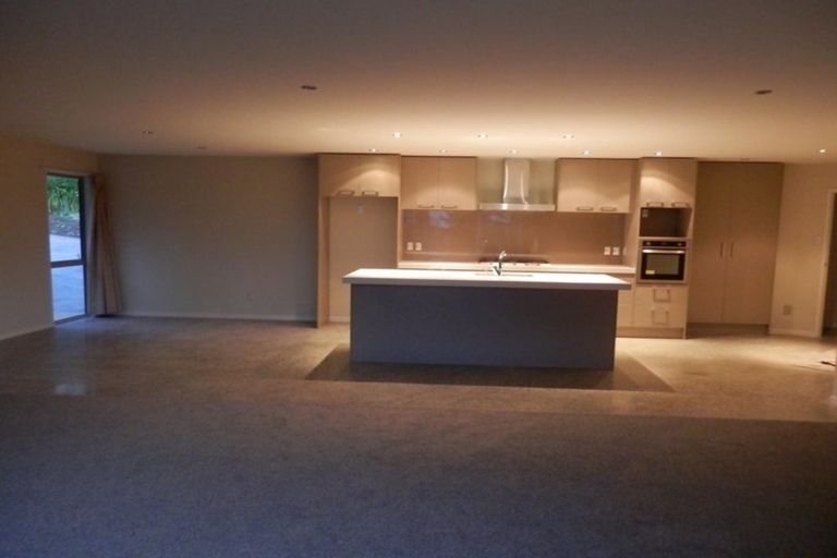 Photo of property in 31 Bemrose Place, Cockle Bay, Auckland, 2014