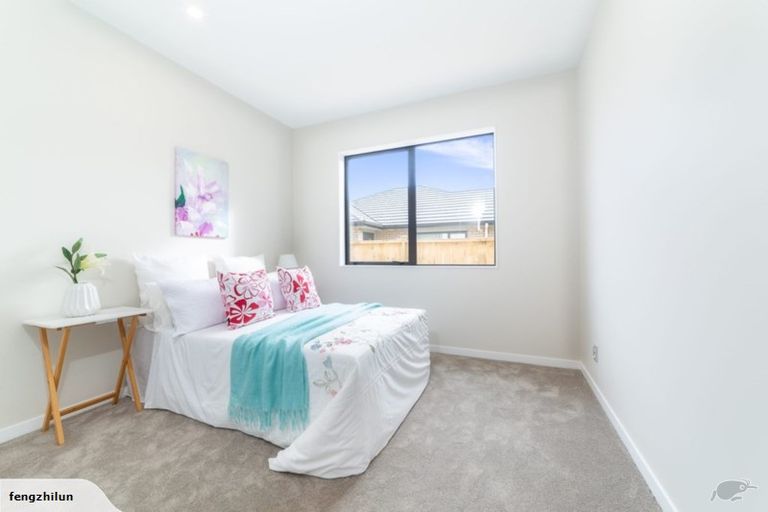 Photo of property in 4 Ropere Street, Kumeu, 0810