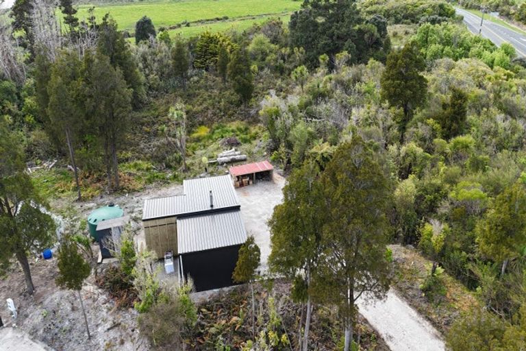 Photo of property in 902 Cape Foulwind Road, Cape Foulwind, 7892