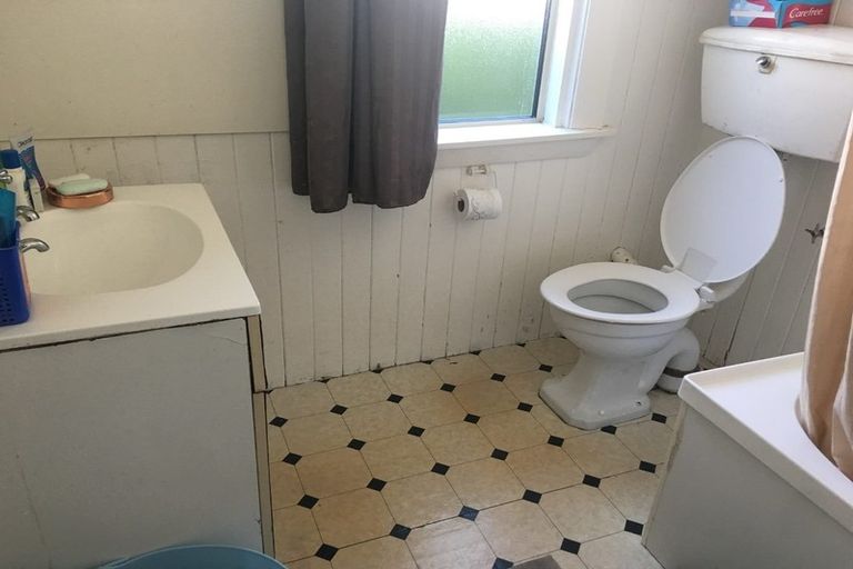 Photo of property in 2/64 Division Street, Riccarton, Christchurch, 8041