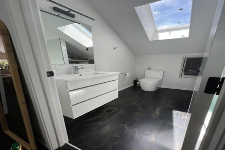 Photo of property in 16 Peace Avenue, Moturoa, New Plymouth, 4310