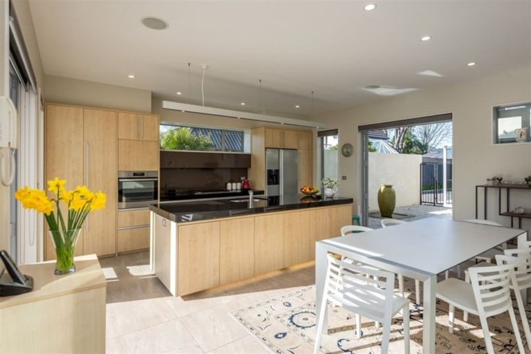 Photo of property in 28 Wairarapa Terrace, Merivale, Christchurch, 8014