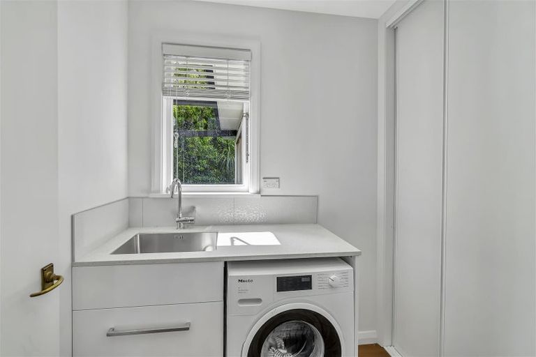 Photo of property in 9 Joyce Crescent, Ilam, Christchurch, 8041