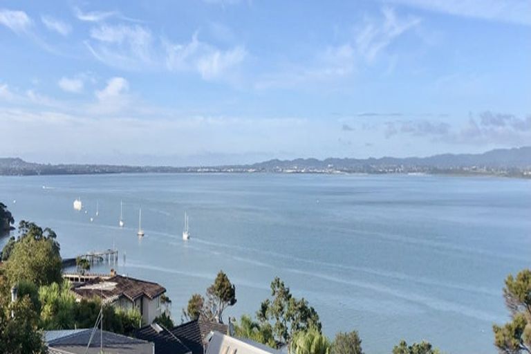 Photo of property in 32 Brigantine Drive, Beach Haven, Auckland, 0626