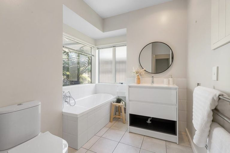 Photo of property in 108 Clyde Road, Ilam, Christchurch, 8041