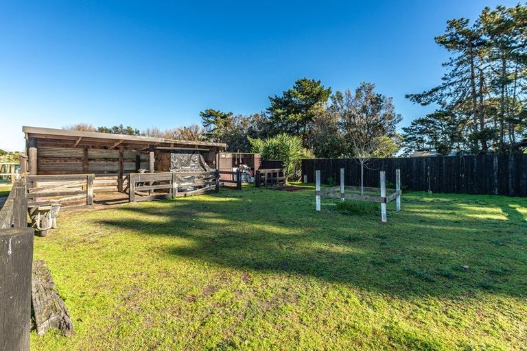 Photo of property in 21 Glenn Street, Castlecliff, Whanganui, 4501