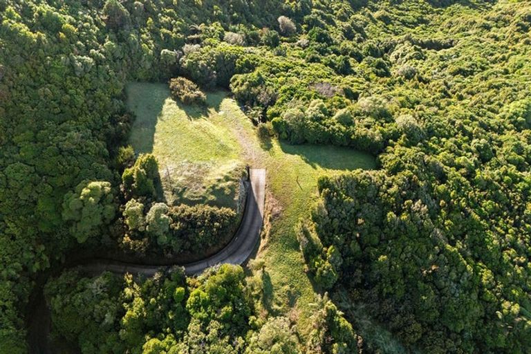 Photo of property in 221 Glanmire Road, Newlands, Wellington, 6037