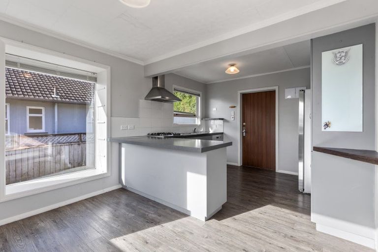 Photo of property in 31 Queens Road, Glen Avon, New Plymouth, 4312